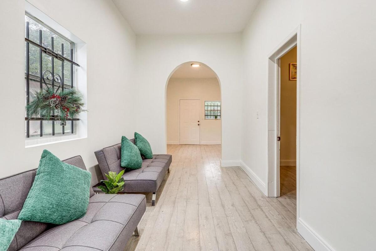 Large, Central, Lovely & Cozy 4Bed/2Bath - House By Everbank Stadium Τζάκσονβιλ Εξωτερικό φωτογραφία